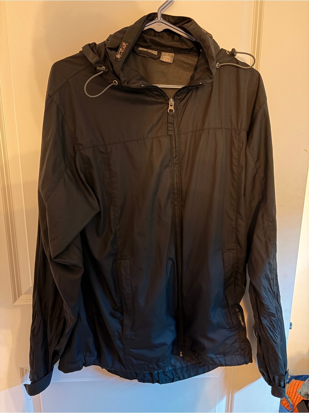 Men’s white Sierra packable Lightweight Black Hooded Windbreaker Jacket
